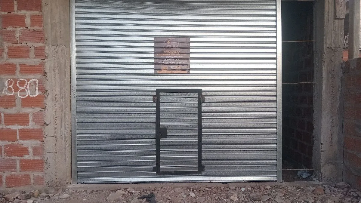 Cortinas metálicas automátizadas O.M 8