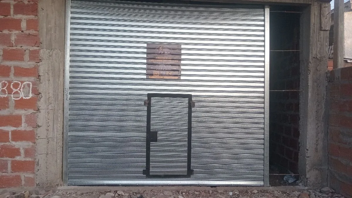 Cortinas metálicas automátizadas O.M 9
