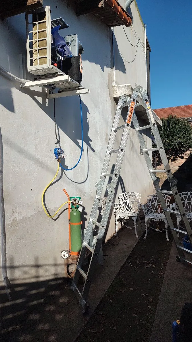 Frio service/ gas matriculado y electricidad de excelencia ( cambios de fase,ási 10