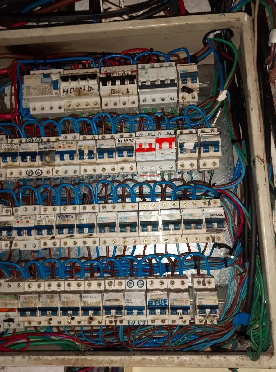 electricista ezequiel 5