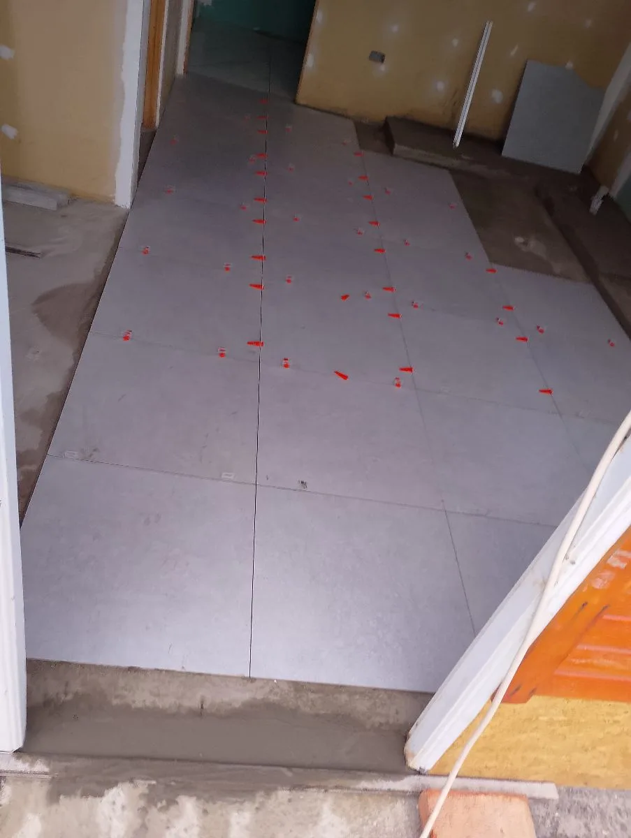 Construcciones y servicios generales G&B 11