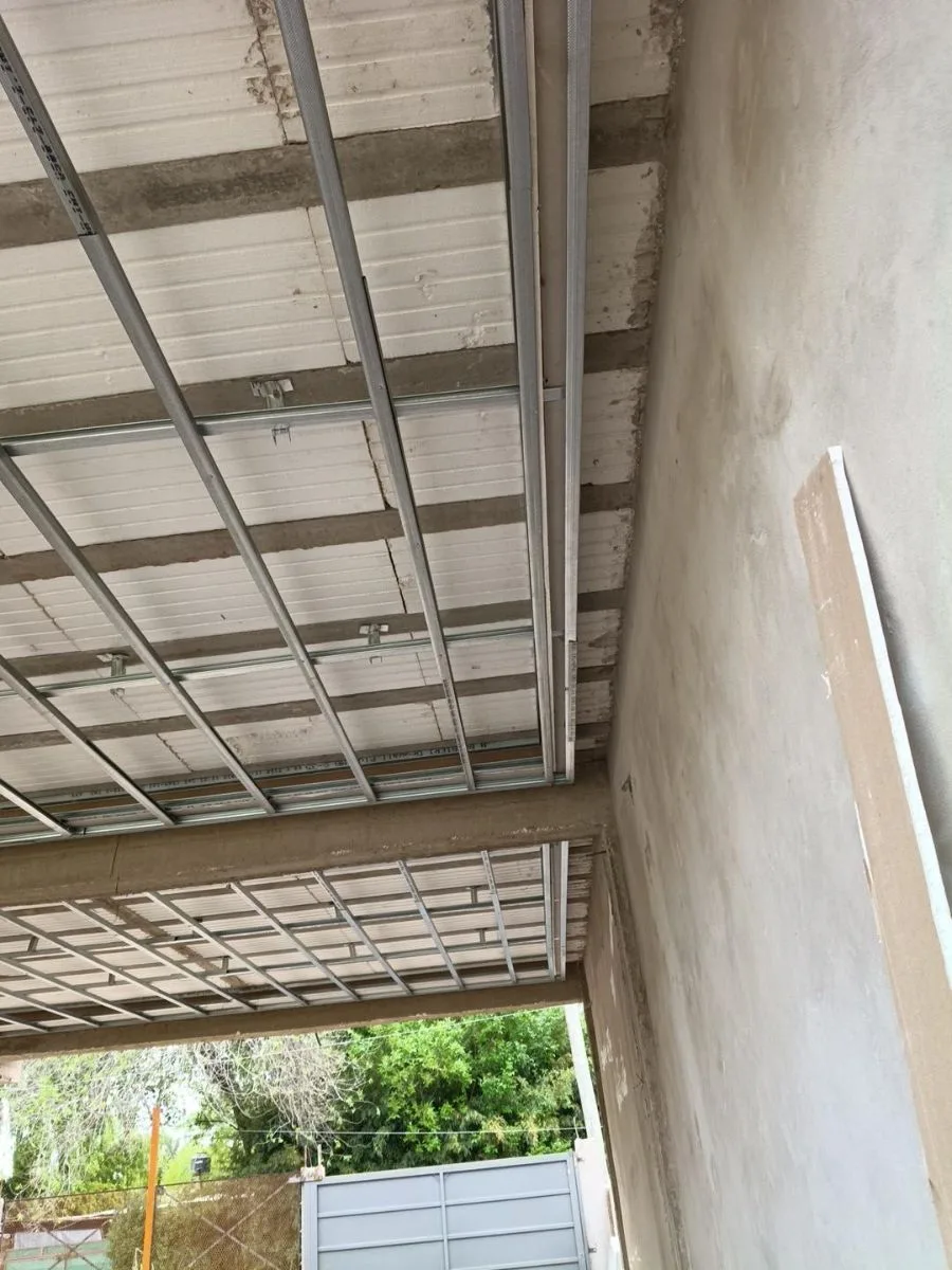 Contrucción secó durlokc y steel framg pintura 5