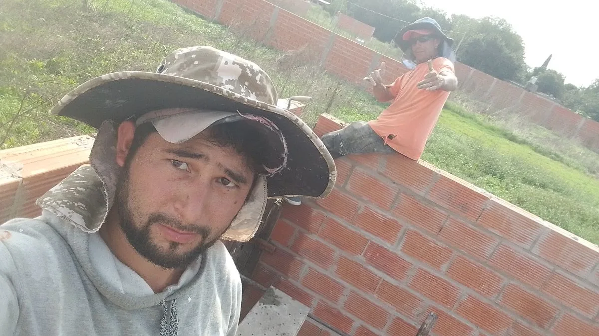 Albañil. Techista . Pintor. 9