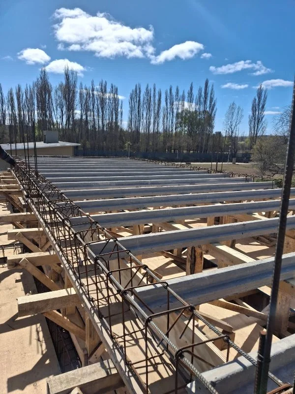 soy contratista tengo gente para trabajar y todas las herramientas de trabajo y tengo referencias de varias obras