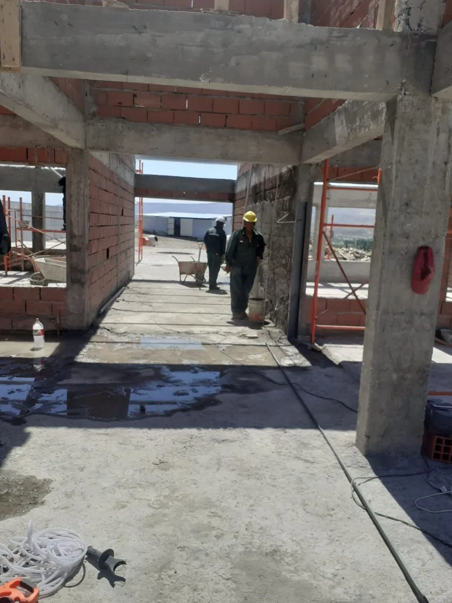 soy contratista tengo gente para trabajar y todas las herramientas de trabajo y tengo referencias de varias obras 10