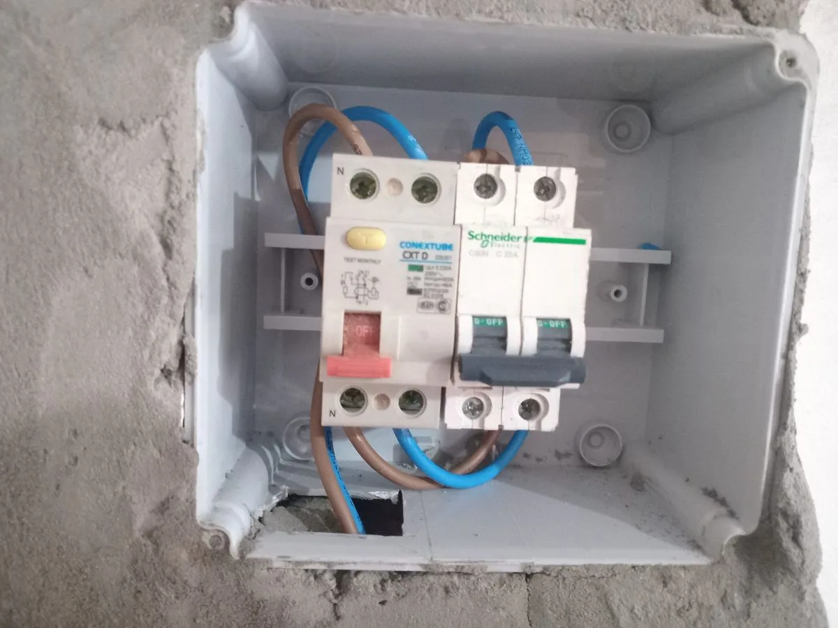 jr electricidad 12