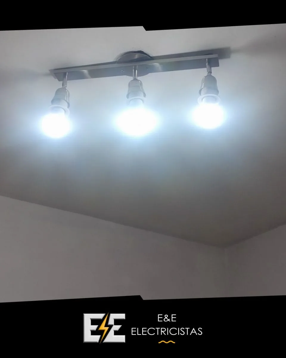 E&E.Electricistas - Ezequiel Chiocarello 6