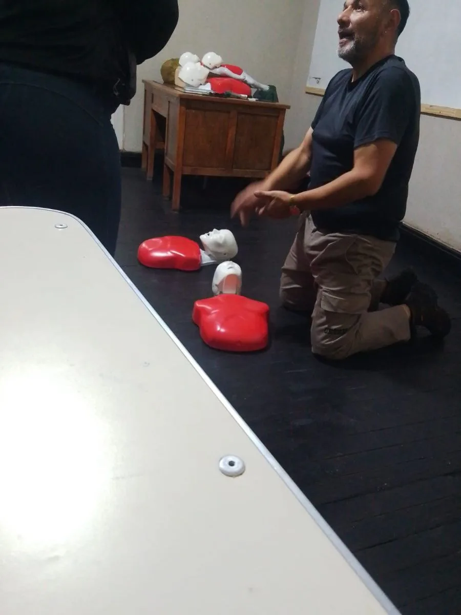 Hermes Emanuel Nieto - PMédico-Instructor PS, RCP y DEA- Formador de BRIGADAS DE EMERGENCIAS 4