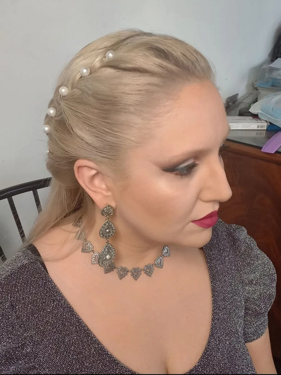 Mariana makeup 12