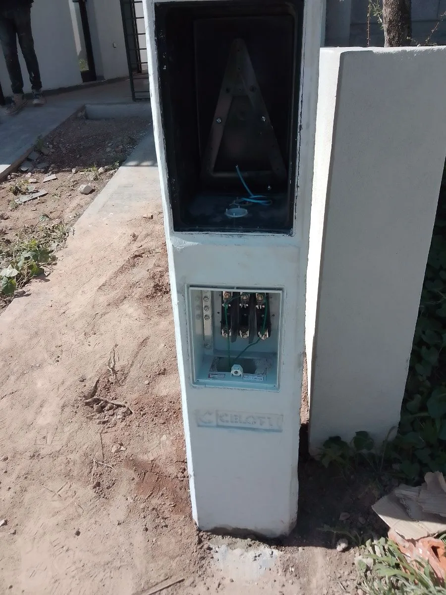 Eben-ezer Servicios Electricos 4