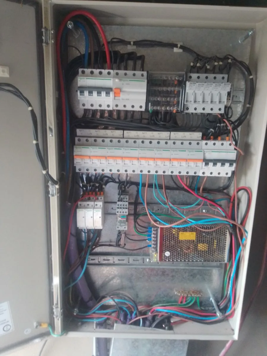 Eben-ezer Servicios Electricos 7